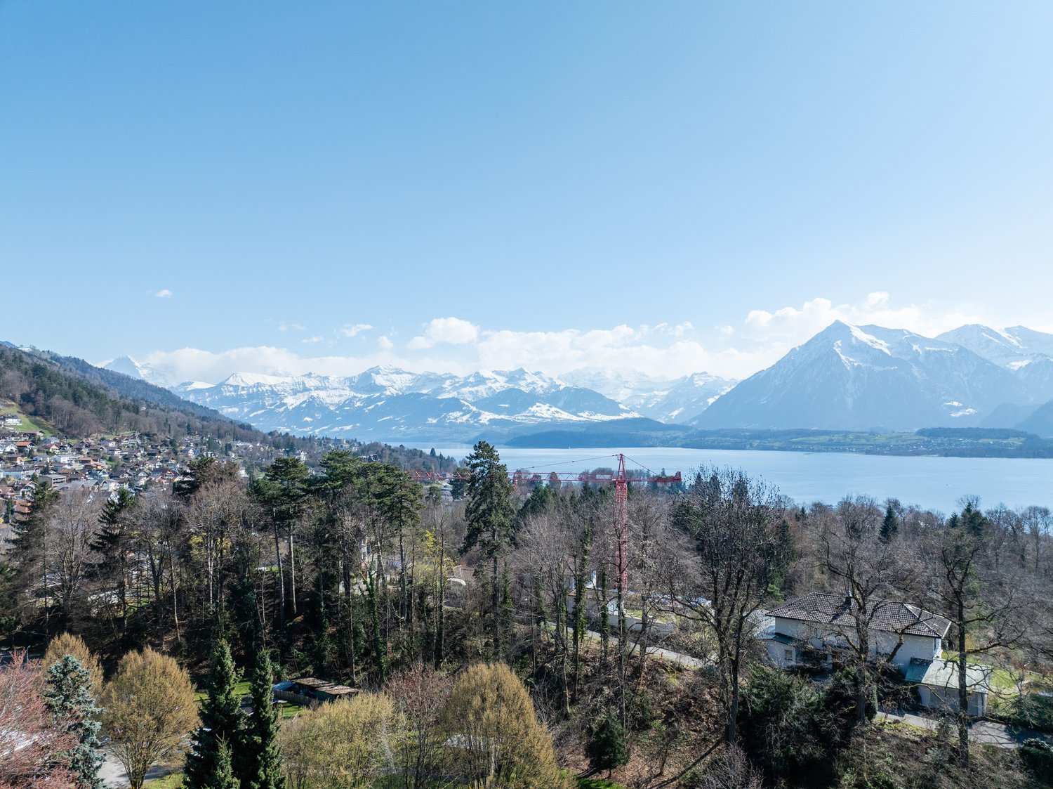 6.5-Zimmer-Villa mit Panoramasicht & Pool in Hünibach - Bild 4