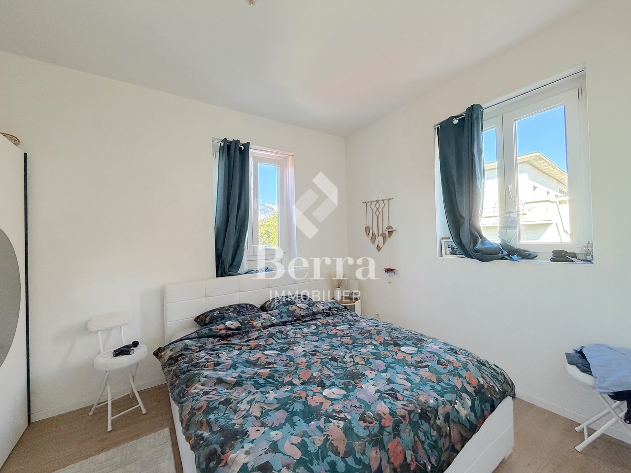 Immeuble rénové de 3 appartements - potentiel de développement - Bild 8