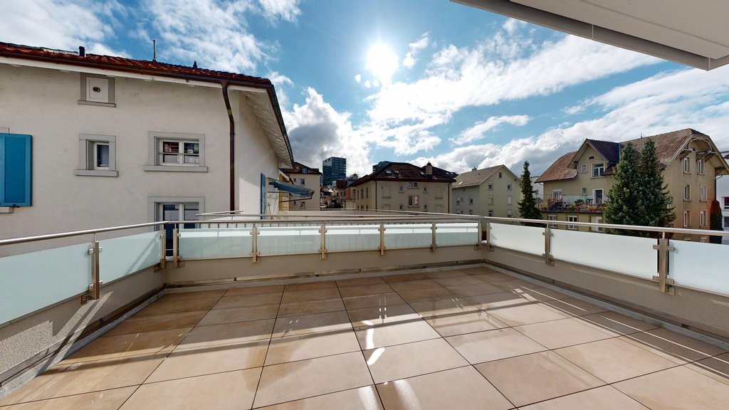 moderne 2.5 Zimmer-Wohnung im Zentrum von Rorschach! - Terrasse (2)
