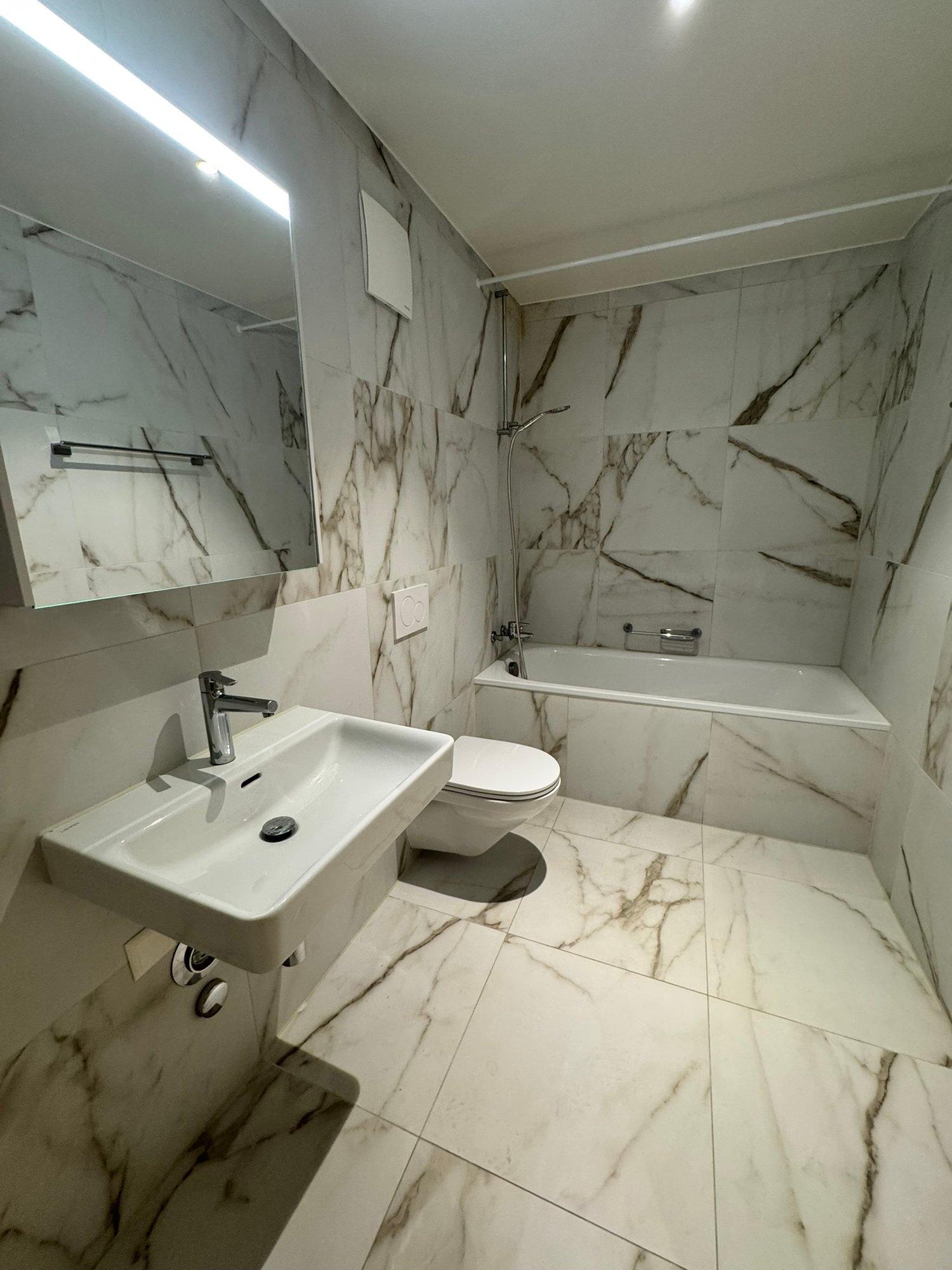 Moderne 3.5-Zimmerwohnung mit Balkon -  Bild 2