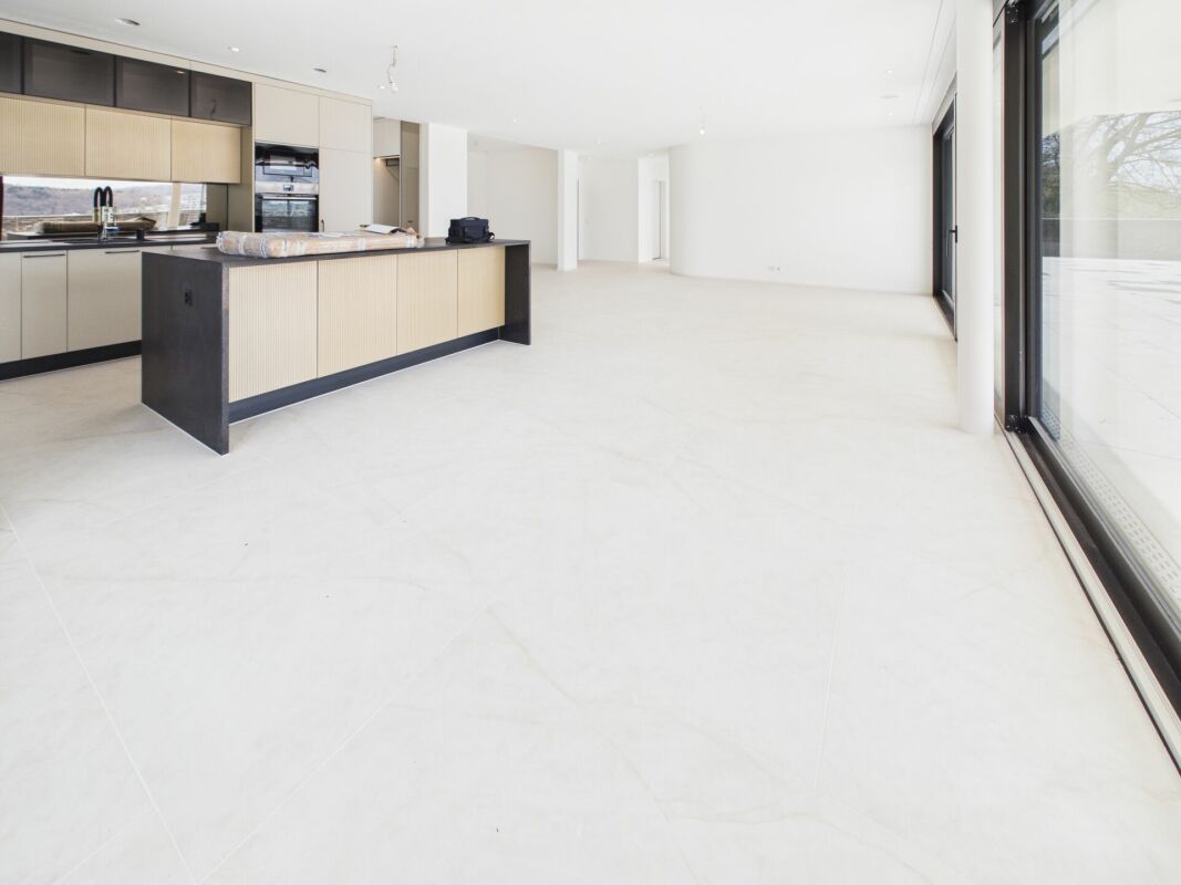 Exklusive 5.5-Zimmer-Terrassenwohnung in Umiken -  Bild 3