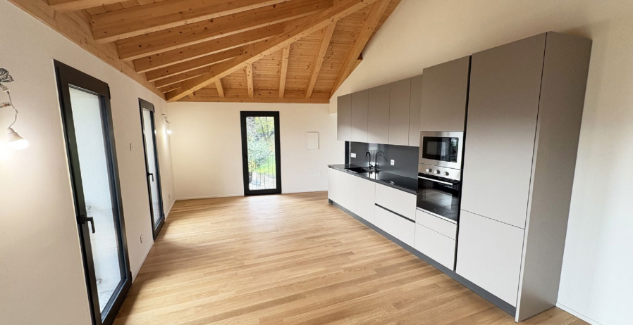 Attico Esclusivo con Vista Lago a Pura - Comfort Moderno in Posizione Idilliaca - Image 2