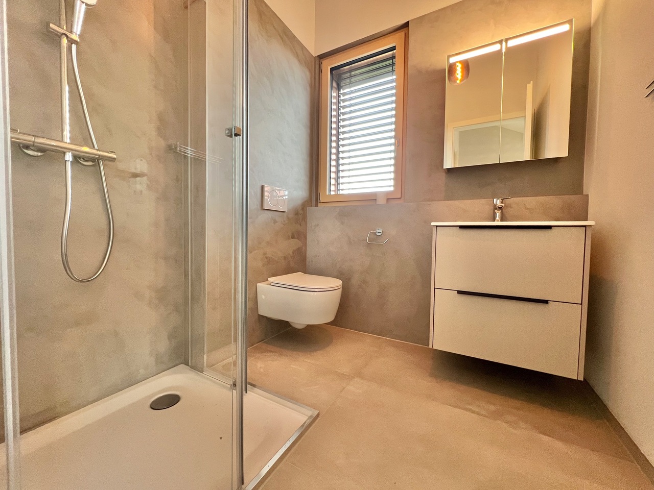 Ferme équestre avec installations complètes et 2 logements - Salle de douche privative