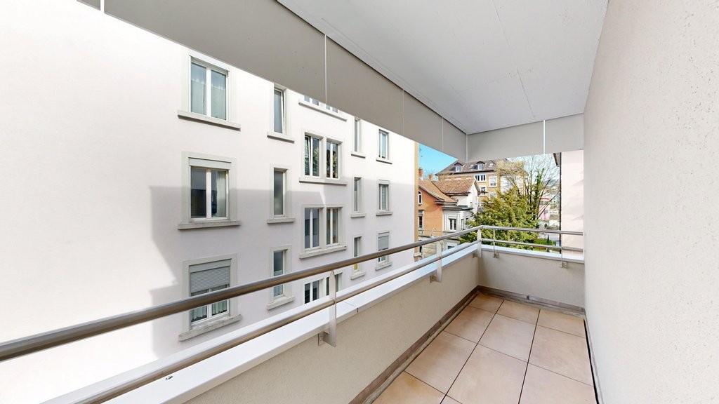 moderne 2.5 Zimmer-Wohnung im Zentrum von Rorschach! - Balkon Schlafzimmer