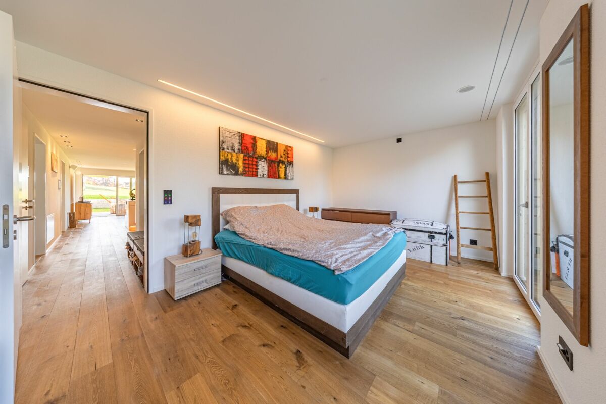 3.5-Zimmer-Gartenwohnung in Amriswil mit Blick ins Grüne (Landwirtschaftszone) - Elternschlafbereich