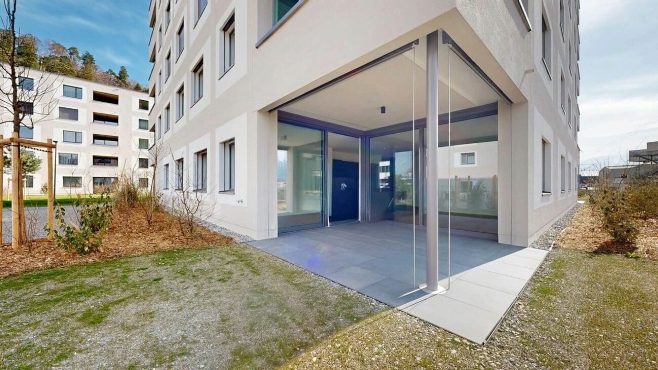 Exklusive 5.5-Zimmer-Gartenwohnung an bester Lage - Garten