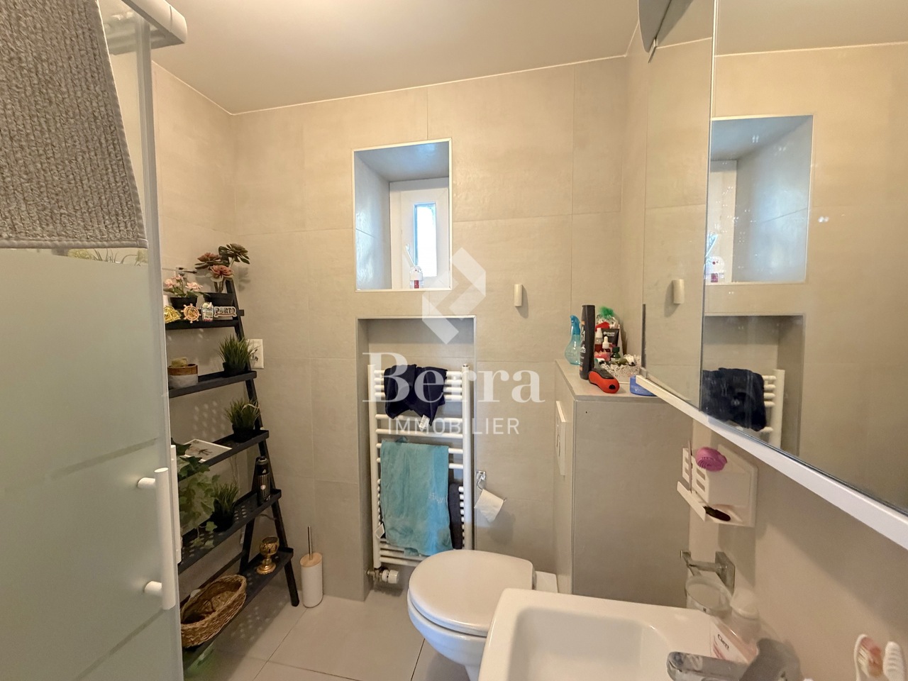 Immeuble rénové de 3 appartements - potentiel de développement - Bild 9