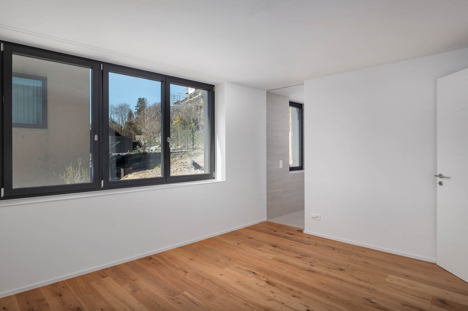 Exklusive und hochwertige 4.5-Zimmer-Terrassenwohnung - Ihr Traumdomizil mit Teilseesicht in Uerikon - Bild 9