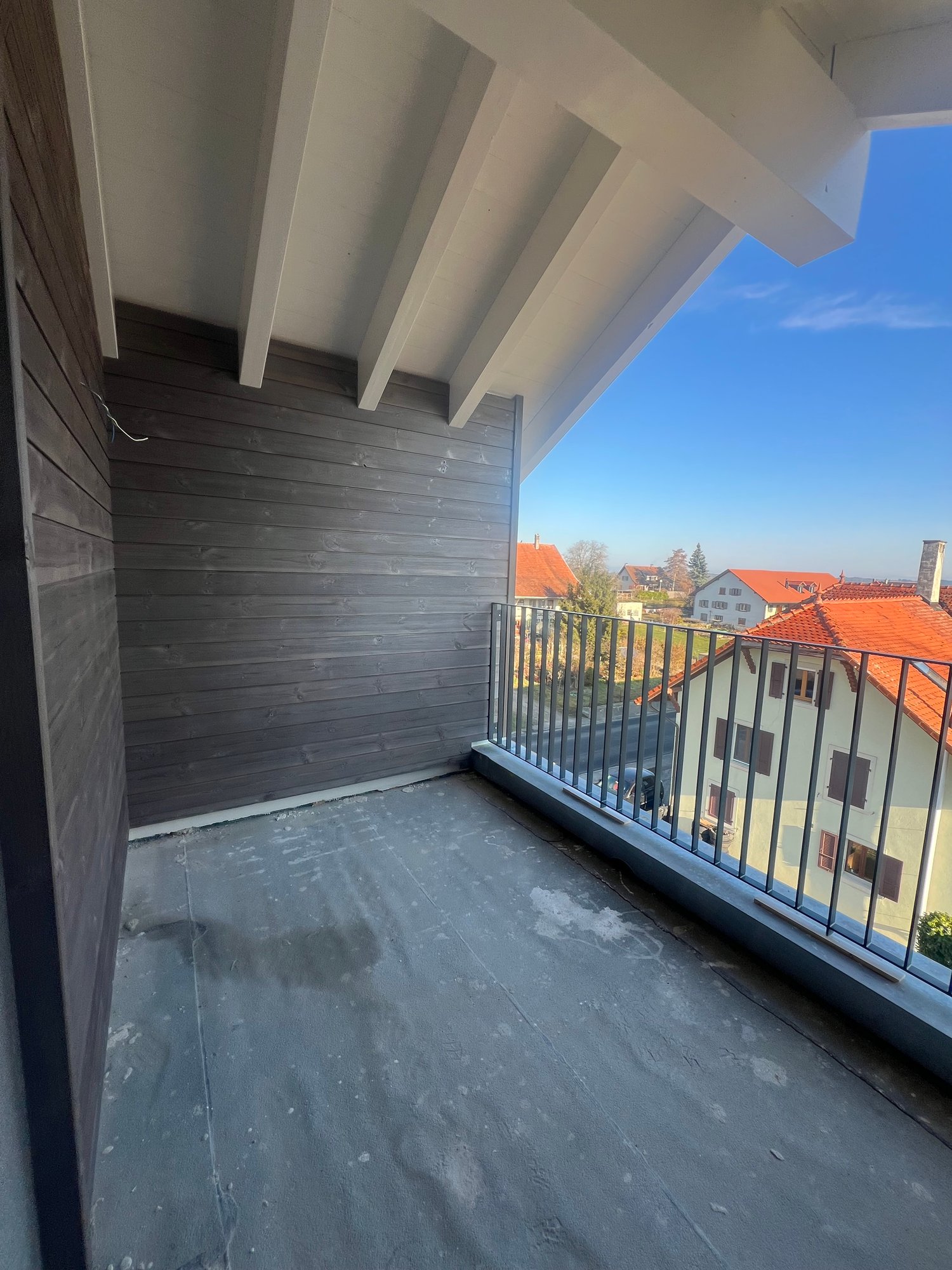 Grand duplex contemporain à Chavannes-les-Forts – Espace, lumière, confort - Bild 5