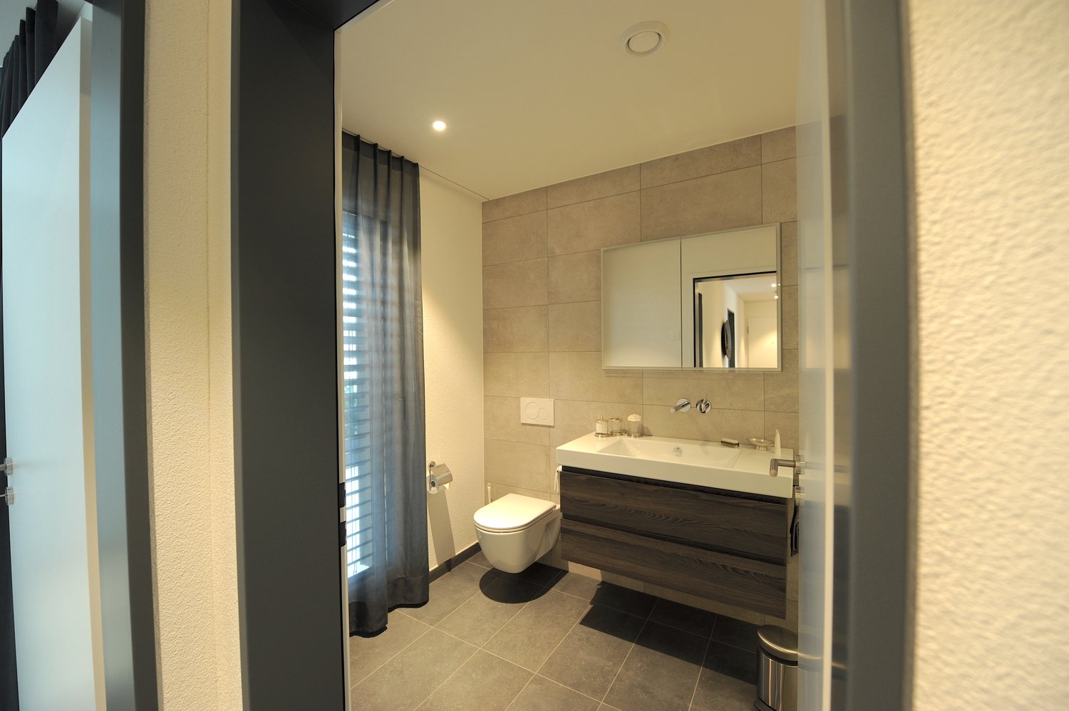 Exklusives modernes Wohnen in Winkel -  4.5-Zimmer-Attika-Dachwohnung - Bild 9