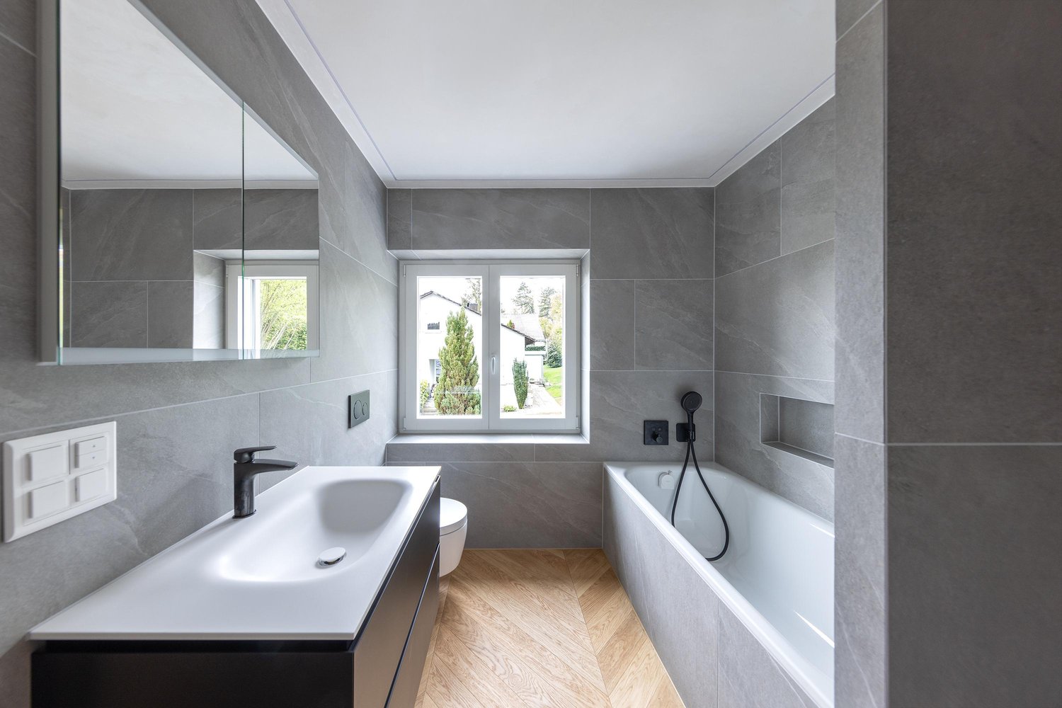 freistehendes 5.5-Zimmer-Einfamilienhaus mit Einliegerwohnung in Zumikon - Bild 11