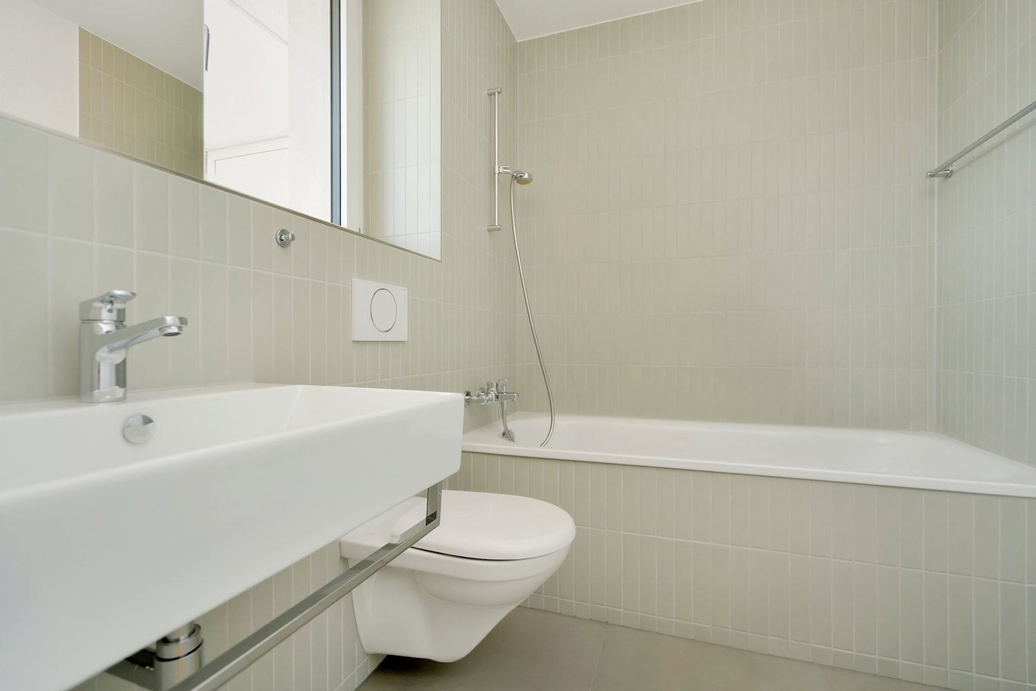 Aussergewöhnlicher Wohnkomfort vereint mit bevorzugter Lage - 240730_153526_DRM1406