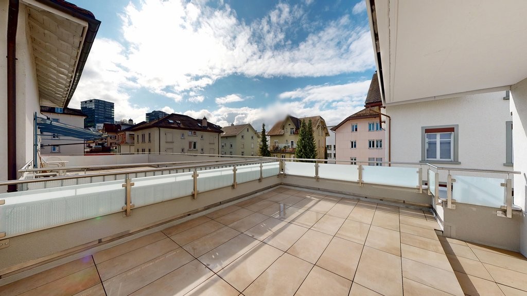 moderne 2.5 Zimmer-Wohnung im Zentrum von Rorschach! - Terrasse (3)