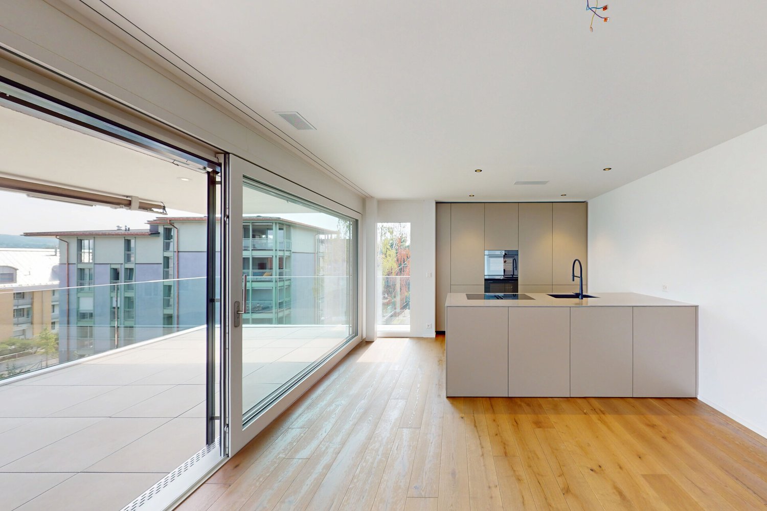 Attraktive 4.5-Zimmer-Wohnung mit Seeblick im "Lake Ville" Thalwil - Küche / Essbereich