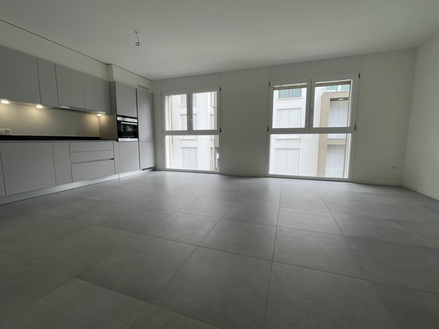 MODERNO ED AMPIO APPARTAMENTO 2.5 CON DUE POSTEGGI INTERNI - Bild 5