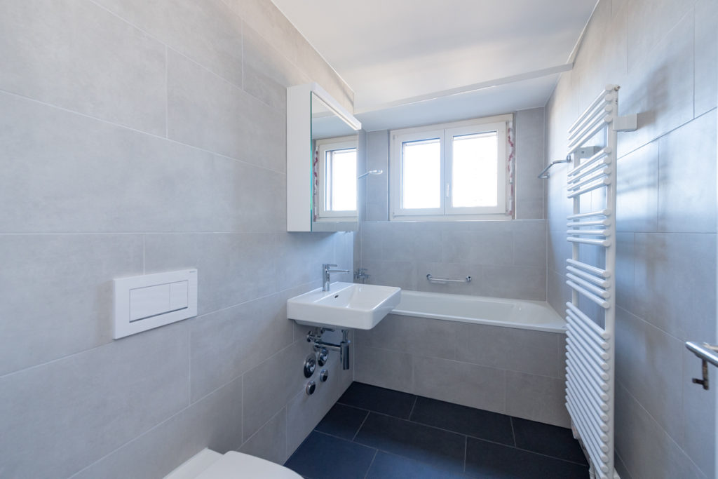 Badezimmer mit Tageslicht