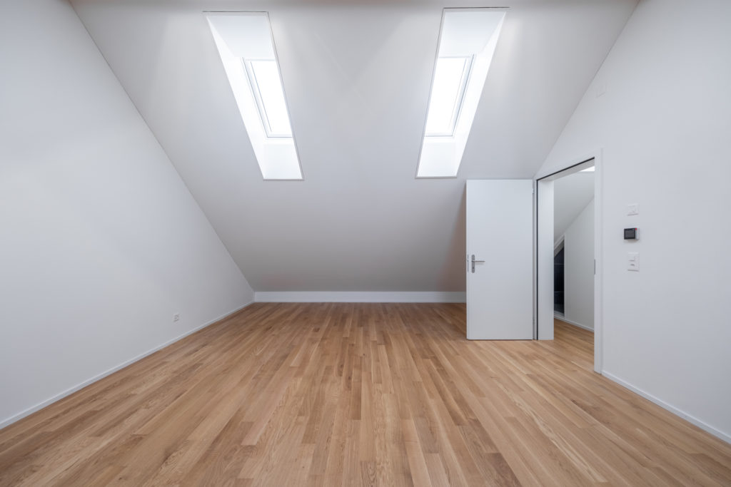 Dachflächenfenster mit Rollläden