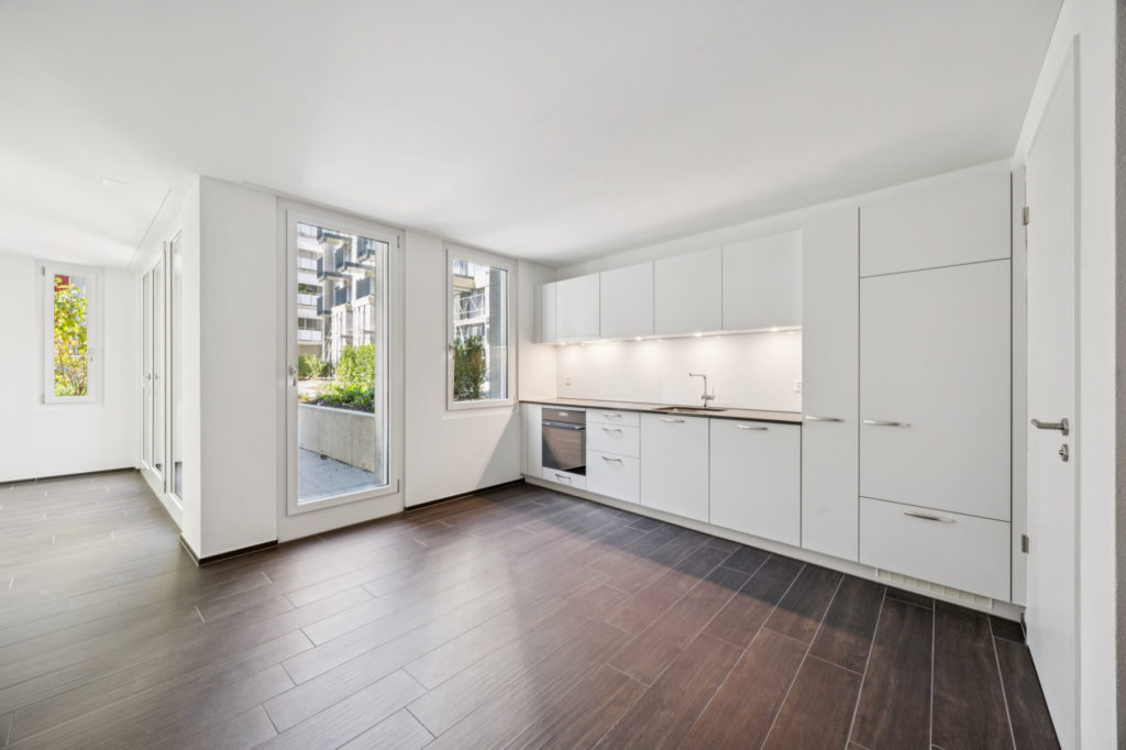 ERSTVERMIETUNG: Moderne Split-Level-Wohnung mit Charme in Oerlikon - Bild 2