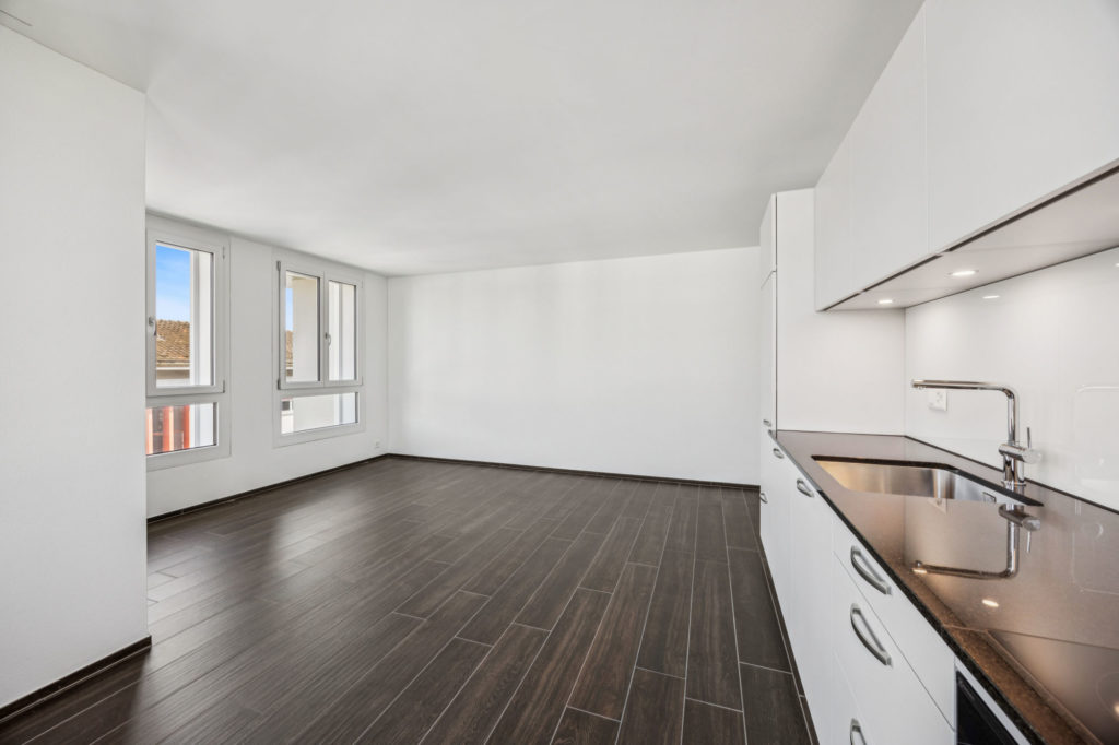 ERSTVERMIETUNG: 2.5-Zimmer Wohnung an bester Lage in Oerlikon - Bild 5