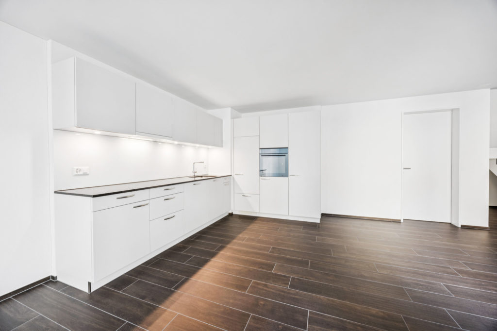 ERSTVERMIETUNG: Moderne Split-Level-Wohnung mit Charme in Oerlikon - Bild 4