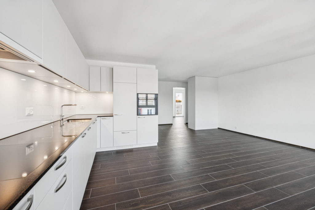 ERSTVERMIETUNG: 3.5-Zimmer Wohnung an bester Lage in Oerlikon - Bild 3