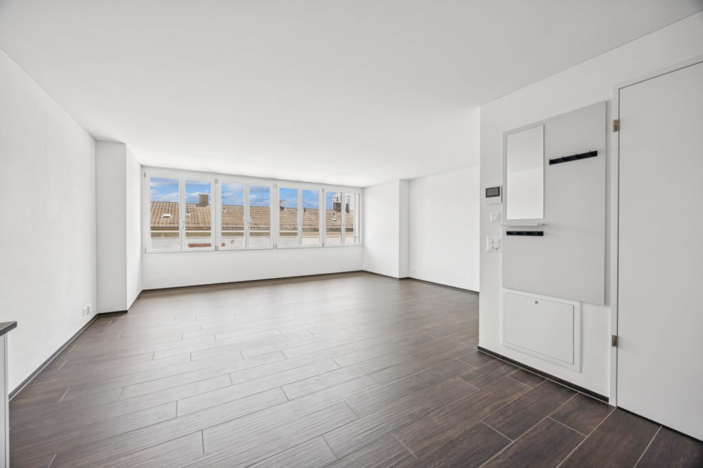 ERSTVERMIETUNG: 1.5-Zimmer Wohnung an bester Lage in Oerlikon - Bild 2