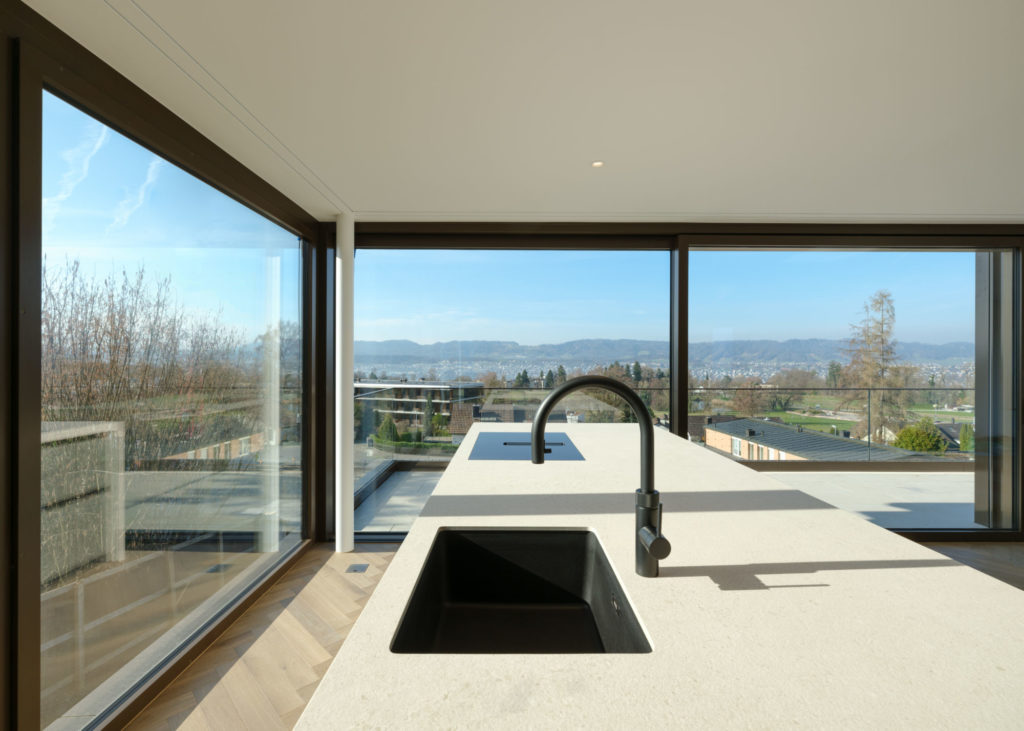 Exquisite 4.5 Zimmer Attikawohnung in Küsnacht ZH - Walde Immobilien AG