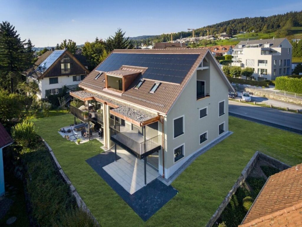 Maisonette-Dachwohnung mit Seesicht - Wohnen über den Dächern von Männedorf - Bild 1