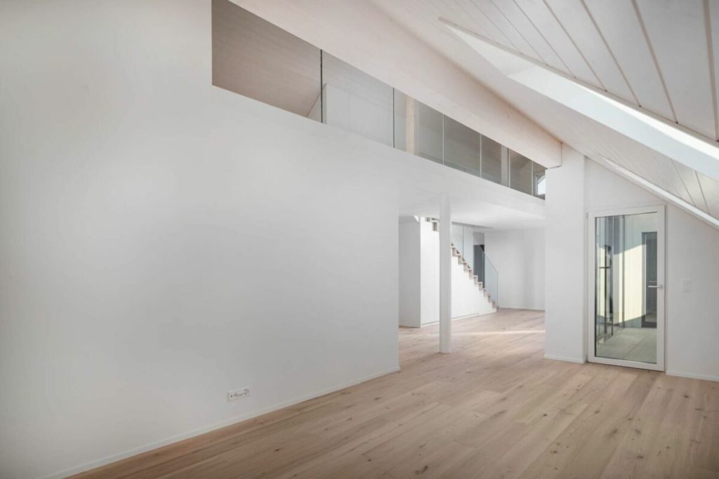 Maisonette-Dachwohnung mit Seesicht - Wohnen über den Dächern von Männedorf - Bild 5