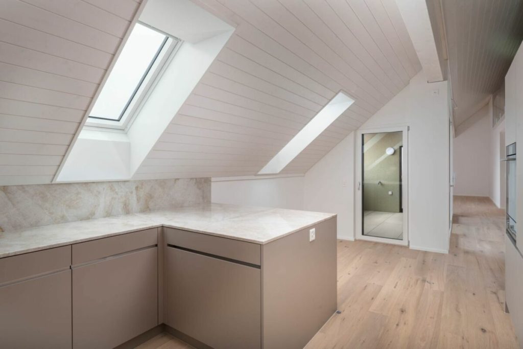 Maisonette-Dachwohnung mit Seesicht - Wohnen über den Dächern von Männedorf - Bild 4