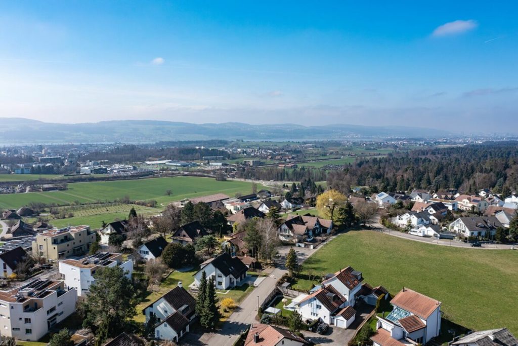 BEZUGSBEREIT AB Januar 2027! Landwohnen in Stadtnähe: Neubauwohnungen im Herzen des Dorfes Wermatswil -  Bild 10