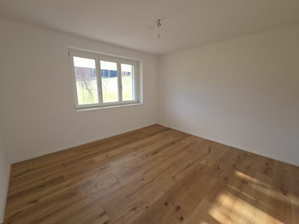Zu verkaufen in 8362 Itaslen bei Balterswil, neues 5½ Zi.-EFH, an unverbaubarer Lage angrenzend an Landwirtschaftszone, mit Weitsicht auf Wiese ! -  Bild 20