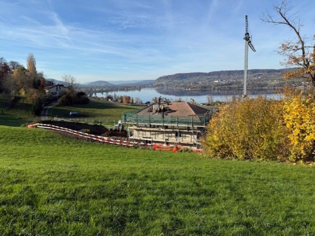 Zu vermieten in Mammern, angrenzend an Landwirtschaftszone, freistehendes 6½ Zi.-EFH mit Lift; An unverbaubarer Hanglage und Sicht auf See ! - Bild 14