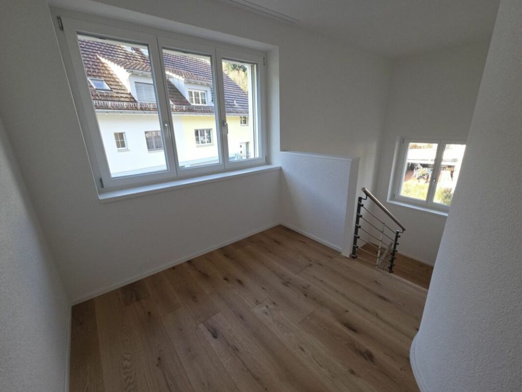 Zu verkaufen in 8362 Itaslen bei Balterswil, neues 5½ Zi.-EFH, an unverbaubarer Lage angrenzend an Landwirtschaftszone, mit Weitsicht auf Wiese ! -  Bild 23