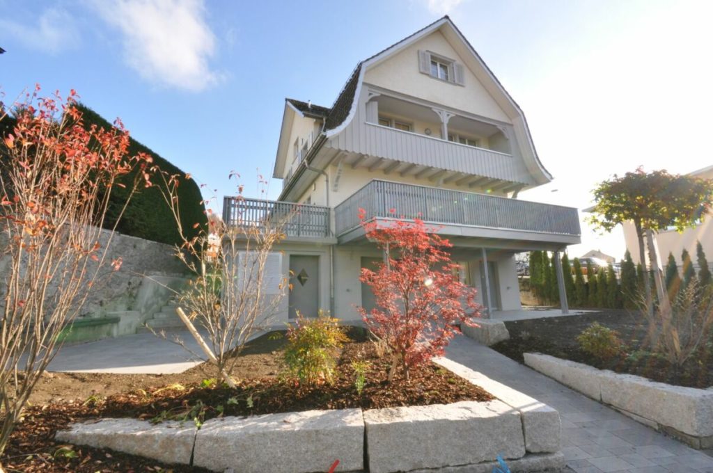 Komplett erneuertes und freistehendes Mehr-Generationenhaus - Bild 2