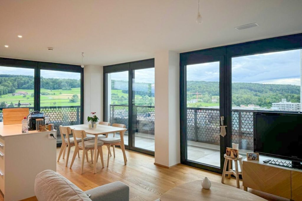 Grosse, luxuriöse 2.5 Zimmer-Wohnung - Wohnzimmer