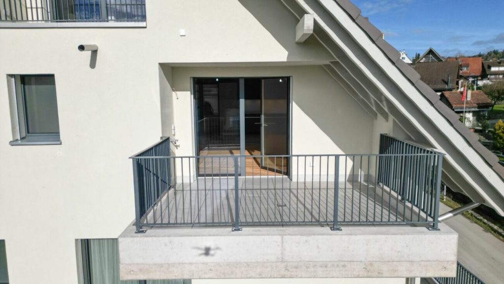 Charmante 4.5-Zimmer-Dachmaisonette mit zwei sonnigen Balkonen - Bild 11