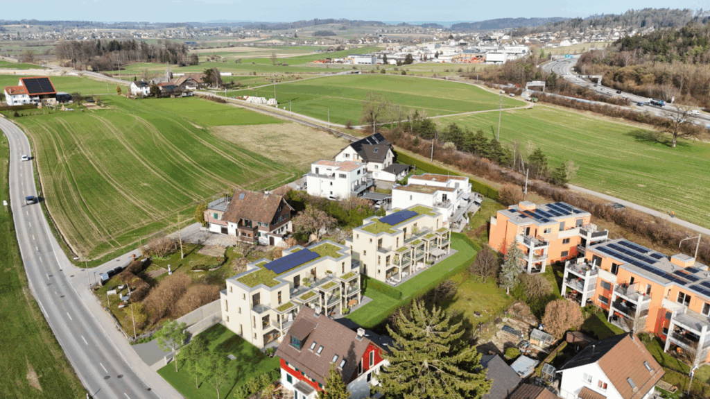 Lantig: Reihen-Eckhaus mit viel Gartenfläche - Aussenansicht Südwest