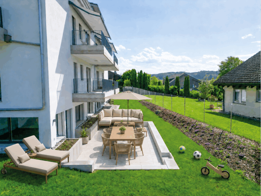 Familienwohnen mit Garten und viel Stauraum -  Bild 1
