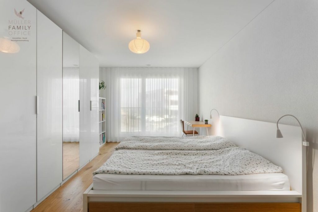 Neuwertige 5 1/2 Zimmer-Minergie-Wohnung mit grossem Balkon und hochwertigem Ausbau -  Bild 11