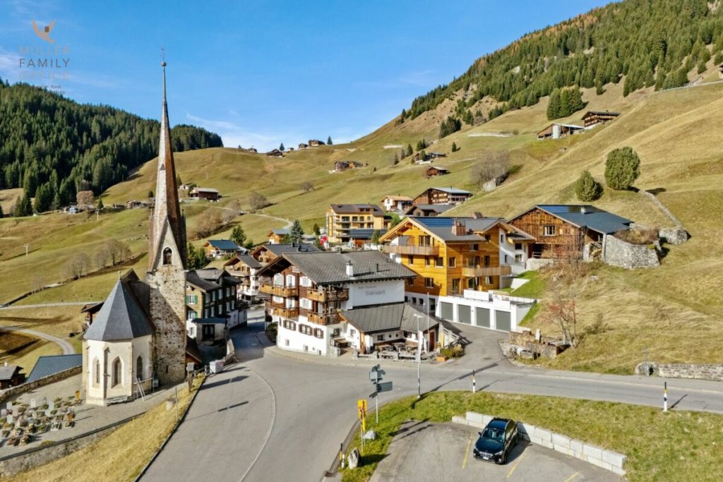 Neubau Wohntraum im modernen Bergchic - 4 1/2 Zimmer-Wohnung mit grosser Panorama Terrasse (Zweitwohnung) - Bild 3