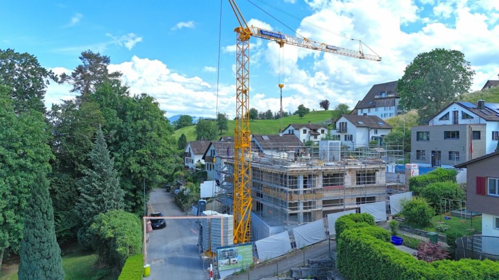 DIE KRÖNUNG DES HAUSES NIMMT FORM AN - DACHWOHNUNG IM BAU -  Bild 11