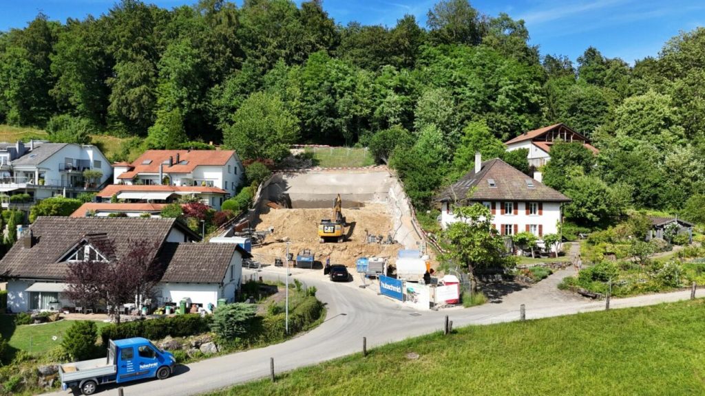 BAUFORTSCHRITT: HANGSICHERUNG VOLLENDET - BELLA VISTA.CH NIMMT FORM AN -  Bild 1