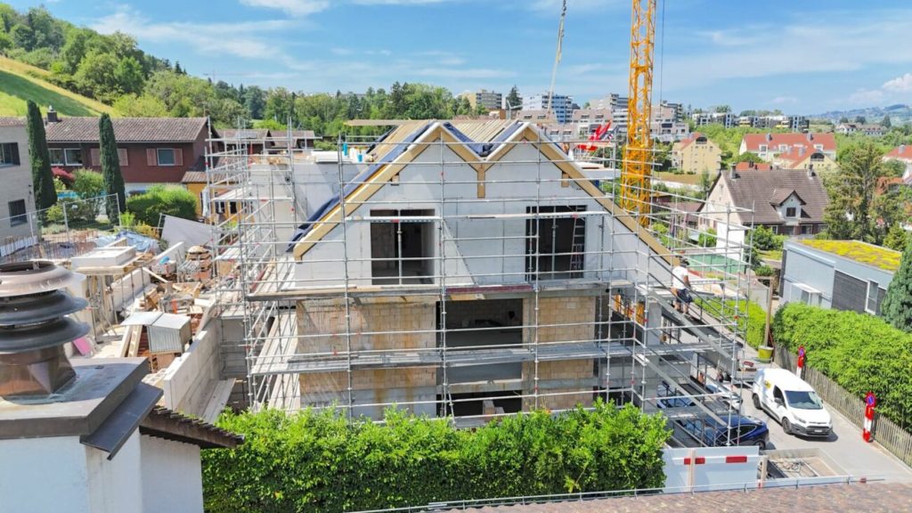 EXKLUSIVE DACHWOHNUNG MIT SEEBLICK - JETZT LETZTE CHANCE NUTZEN - BEZUG FEB. 2027 -  Bild 4